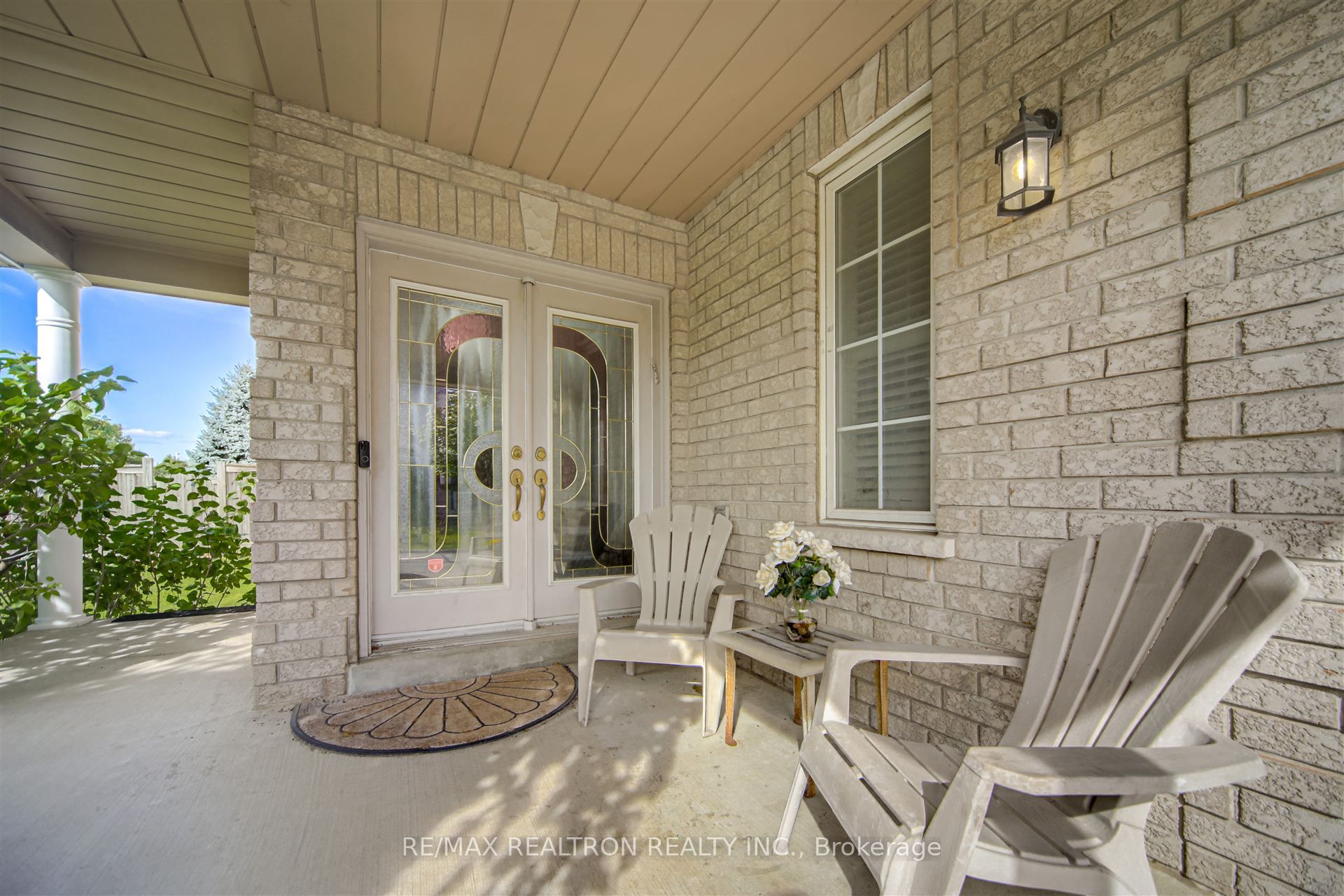 2 Foxfield Crescent