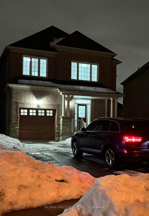 88 Lightcatcher Circle Brampton ON L6P 3P4