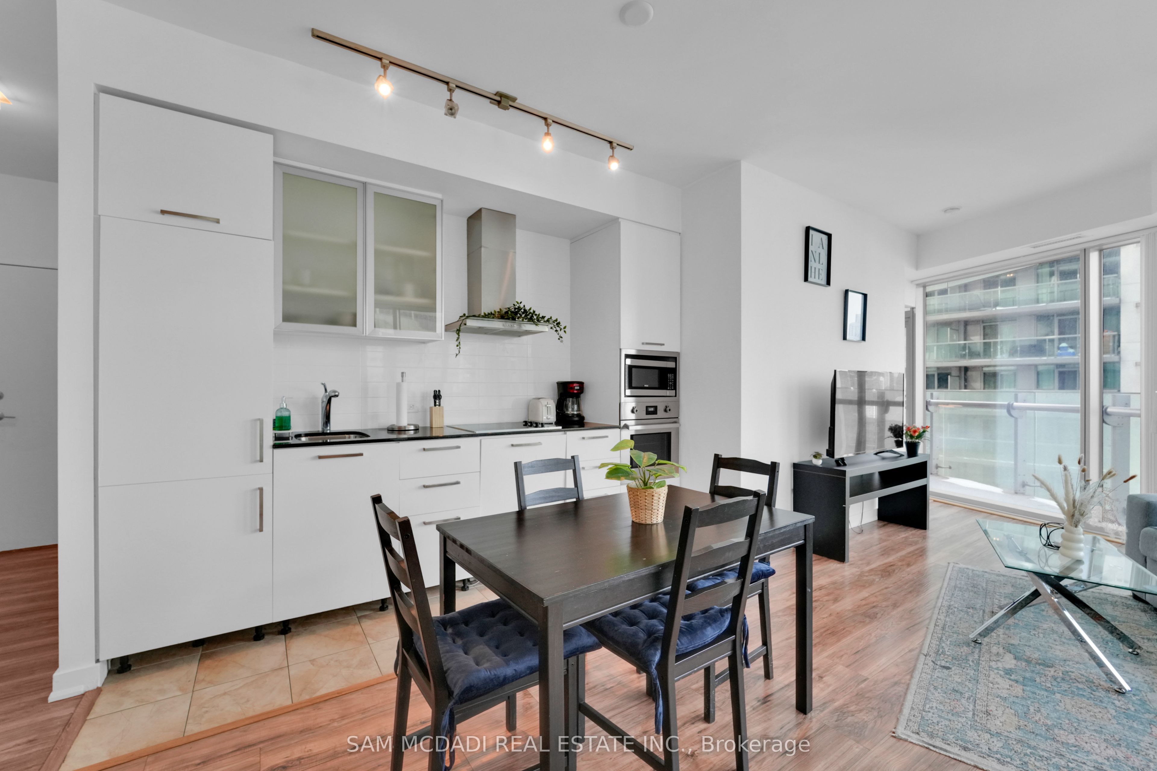 12 York Street 2307