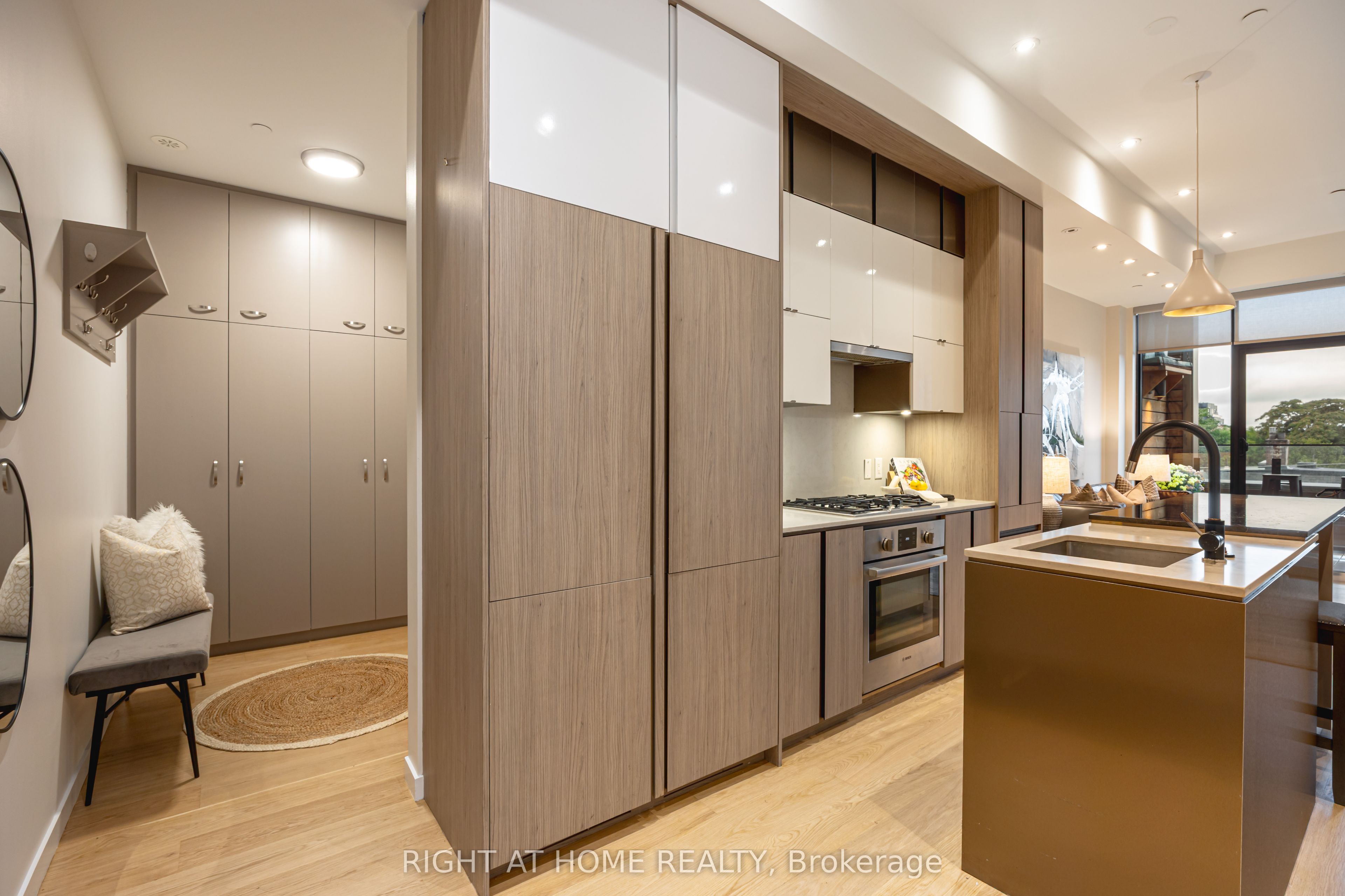 455 Dovercourt Road 1