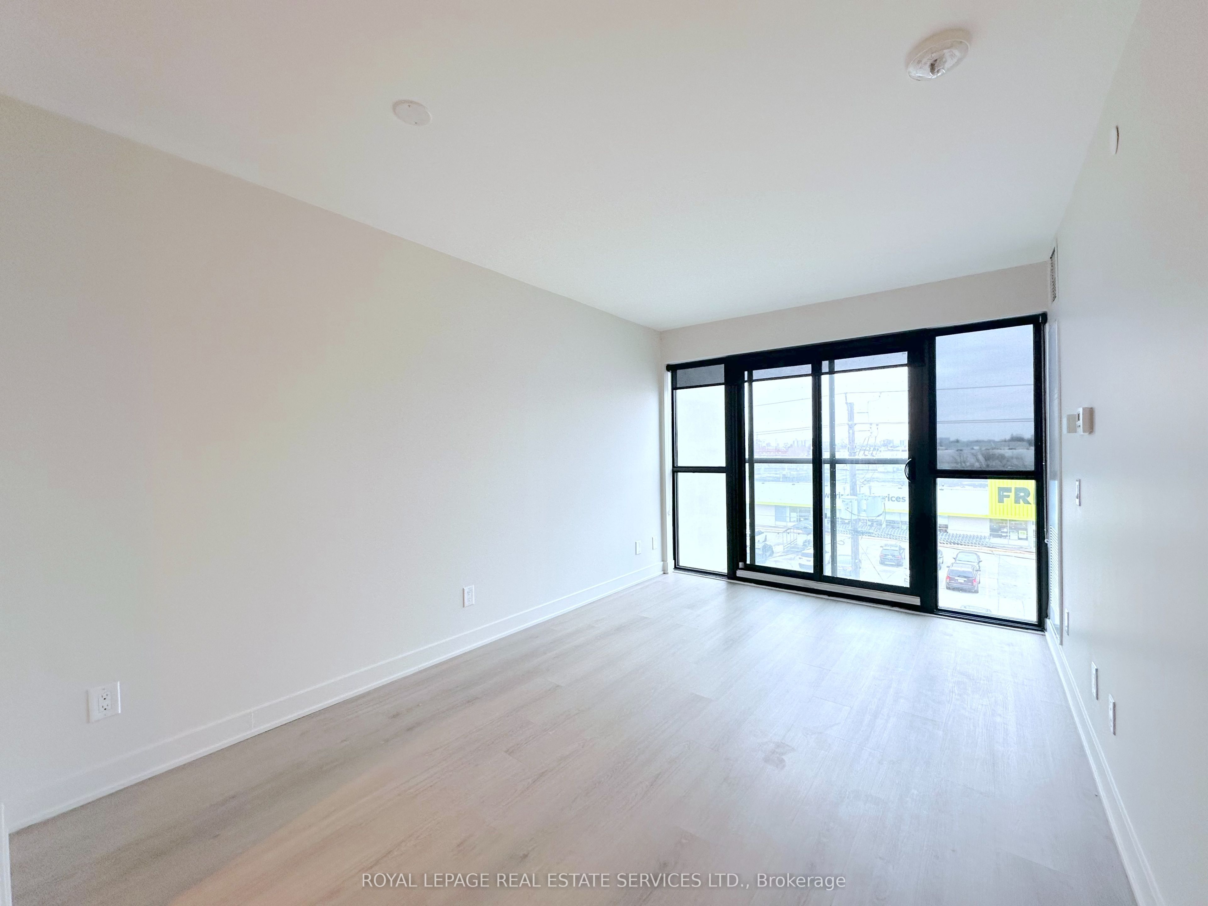 3385 Dundas Street W 409