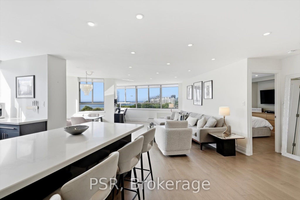 Photo of 270 Queens Quay W #702, Toronto, ON M5J 2N4 (MLS # C13716768)