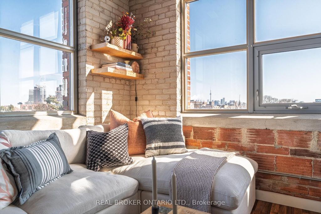 Photo of 2154 Dundas Street W #PH3, Toronto, ON M6R 1X3 (MLS # W12774010)