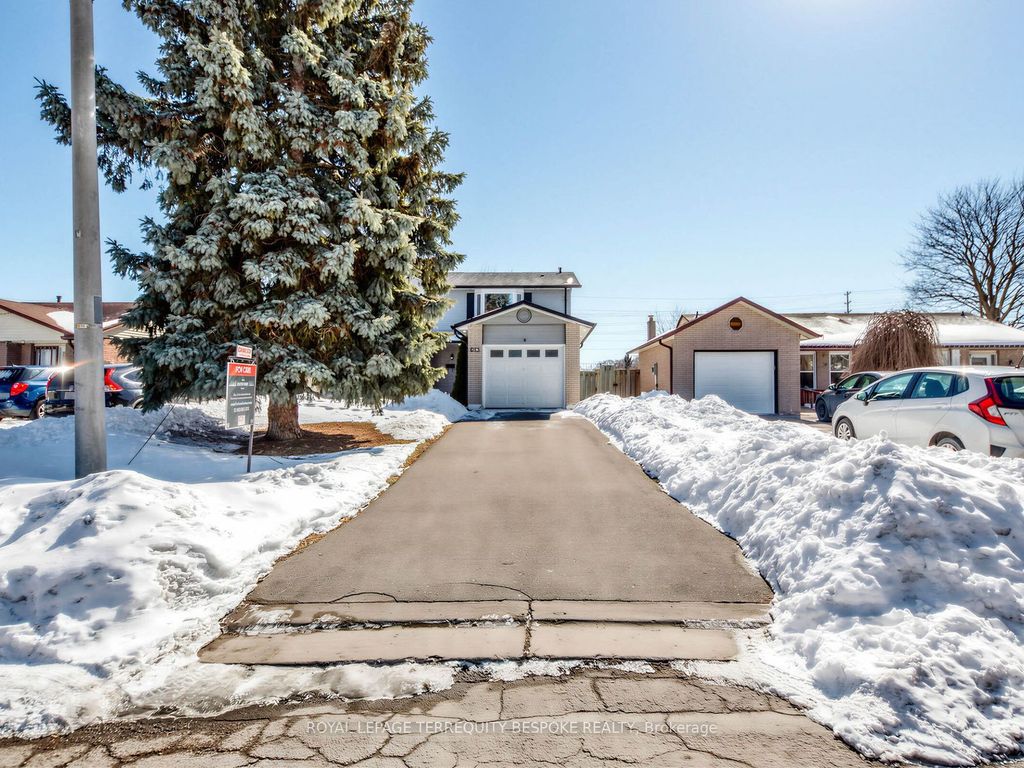 Photo of 613 Foxrun Court, Oshawa, ON L1K 1N9 (MLS # E12846780)