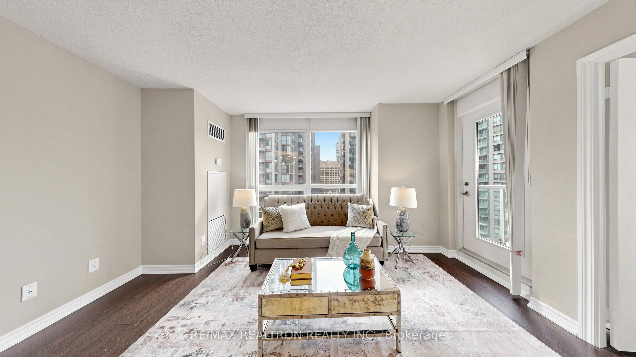 761 Bay Street 1212