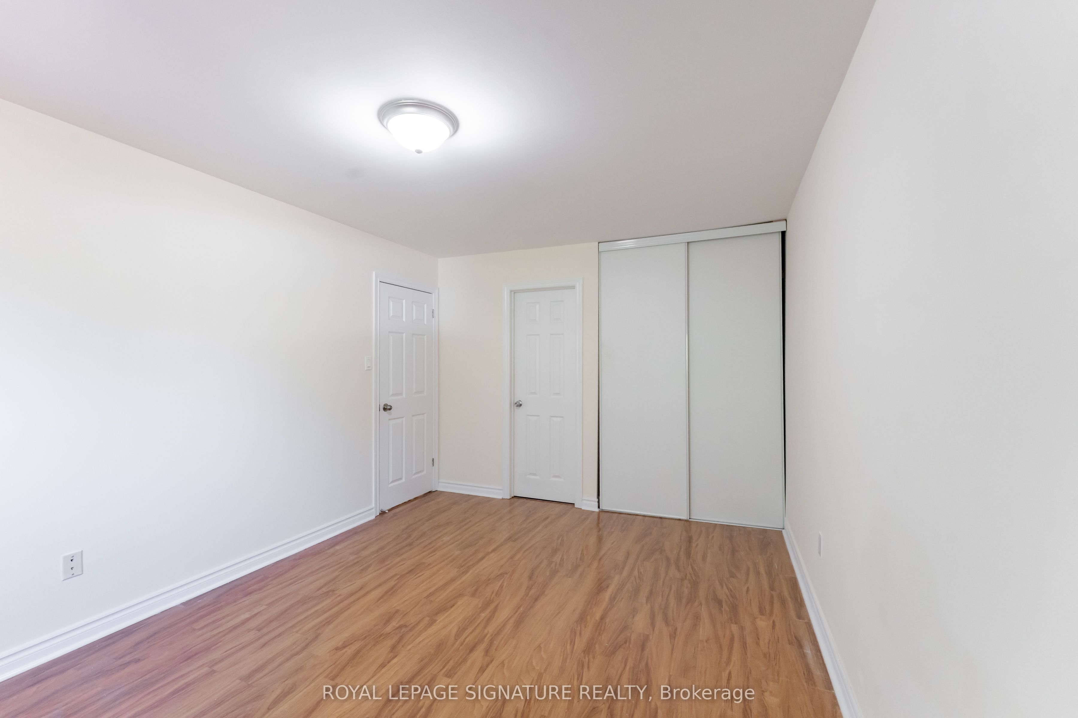 2825 Gananoque Drive 40