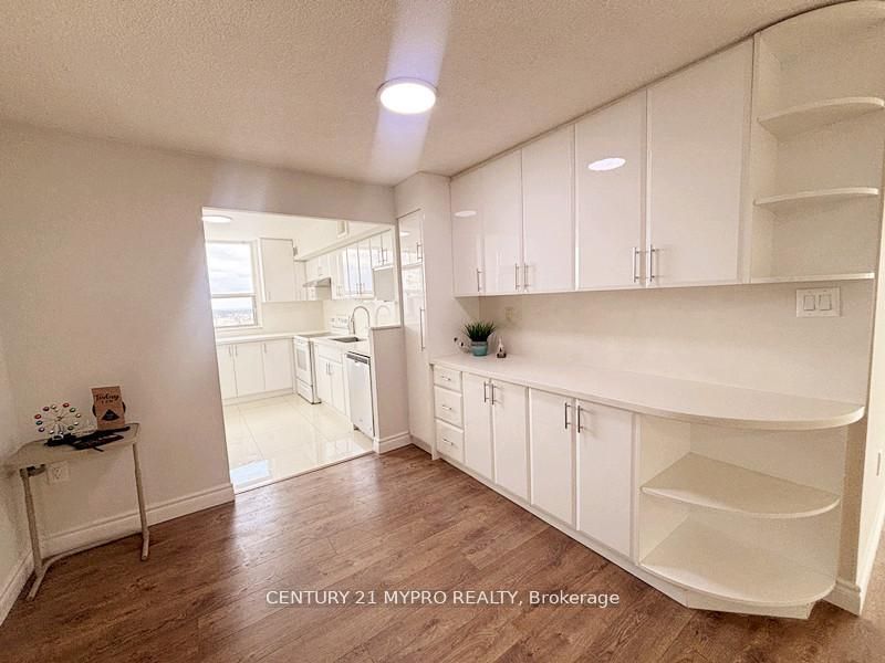 355 Rathburn Road E 1001