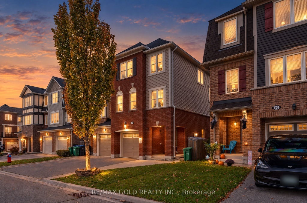 Photo of 14 Memory Lane, Brampton, ON L7A 0V9 (MLS # W14099578)