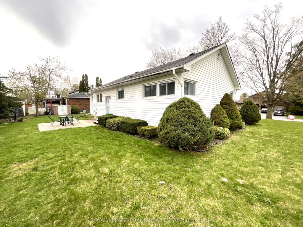 Photo of 797 Valleyview Drive, Peterborough, ON K9J 6P9 (MLS # X13077524)