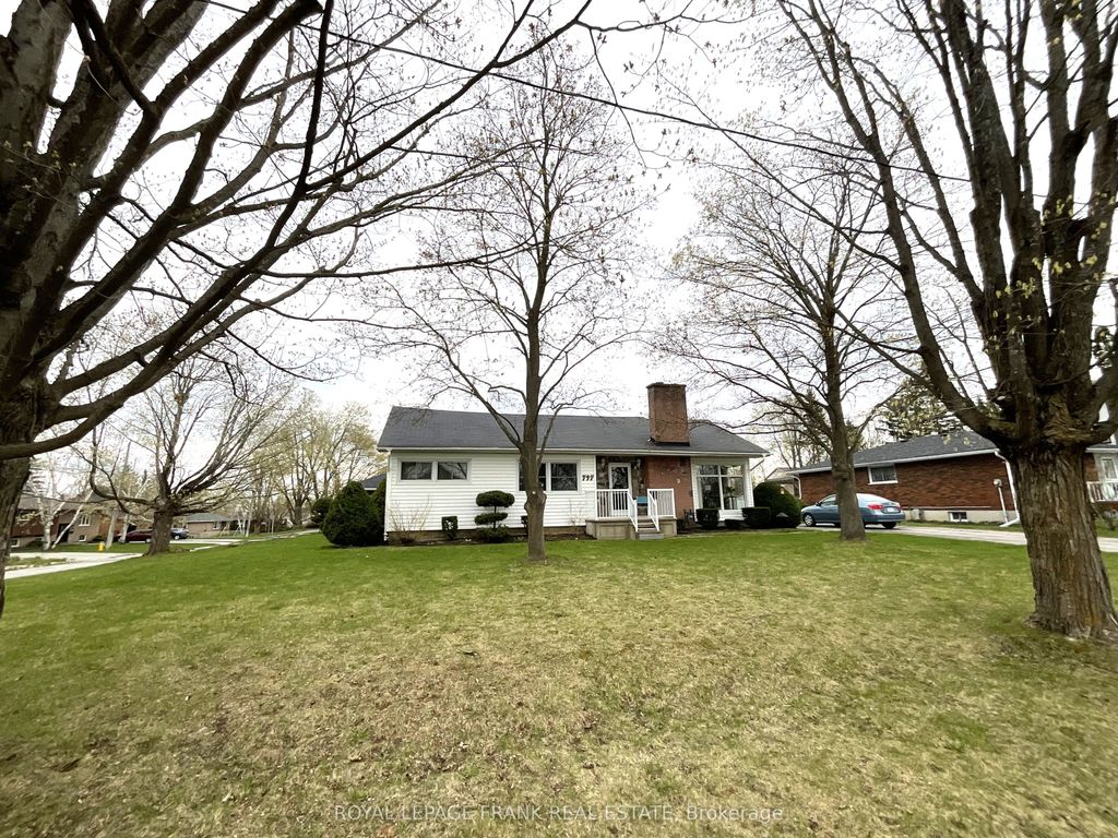 Photo of 797 Valleyview Drive, Peterborough, ON K9J 6P9 (MLS # X13077524)