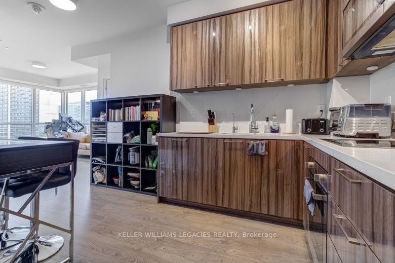 1 Grandview Avenue 1206