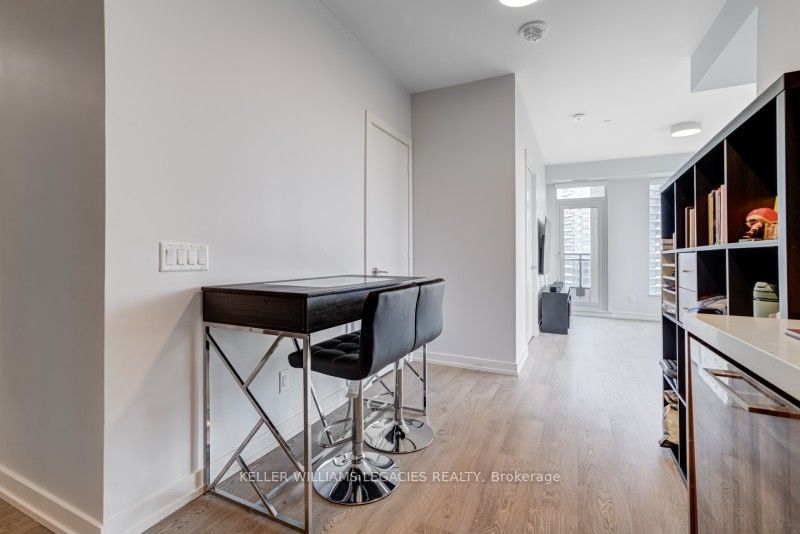 1 Grandview Avenue 1206
