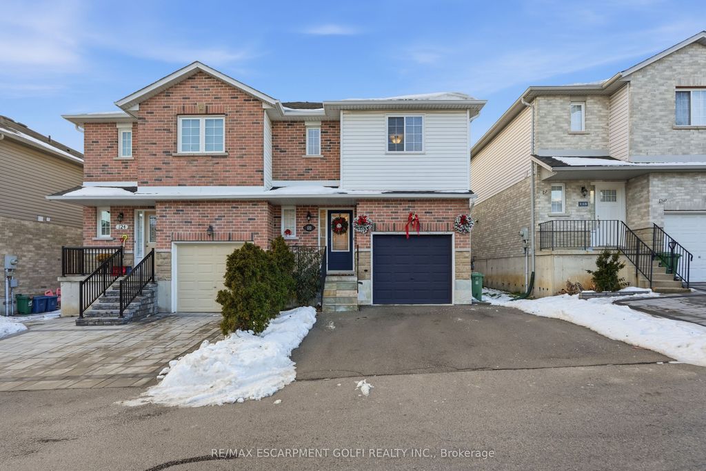 Photo of 122 Vennio Lane, Hamilton, ON L9B 2Y7 (MLS # X12653138)