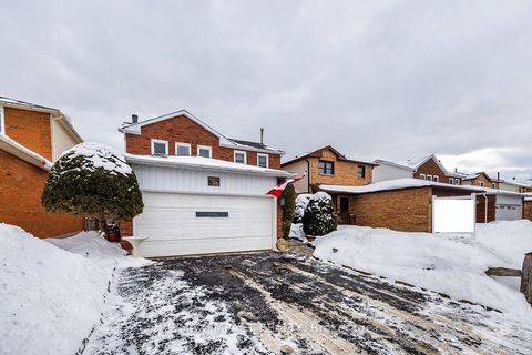 Property photo of 25 soper creek drive, clarington, ON l1c 4g3