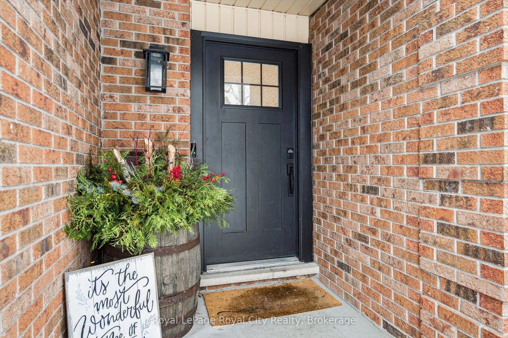 Photo of 4 Gryphon Place, Guelph, ON N1G 4L7 (MLS # X12602994)