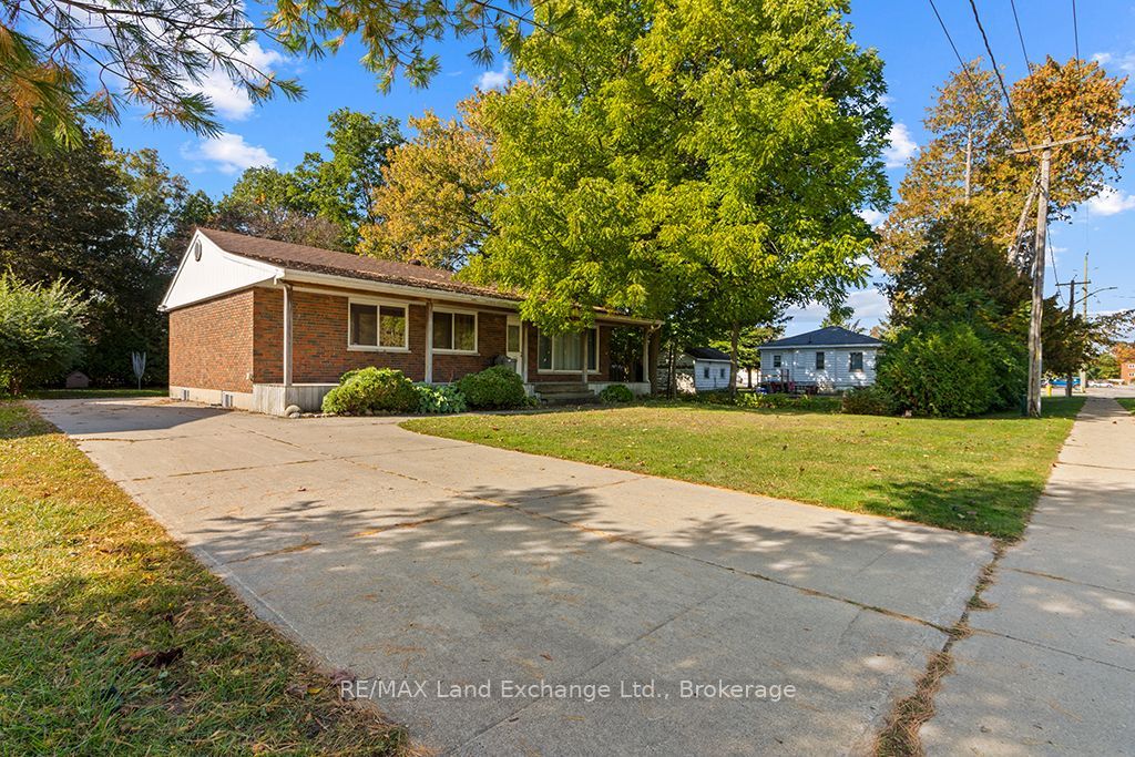 Photo of 614 River Street, Saugeen Shores, ON N0H 2C4 (MLS # X14081832)