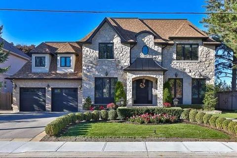82 York Road Toronto ON M2L 1H8