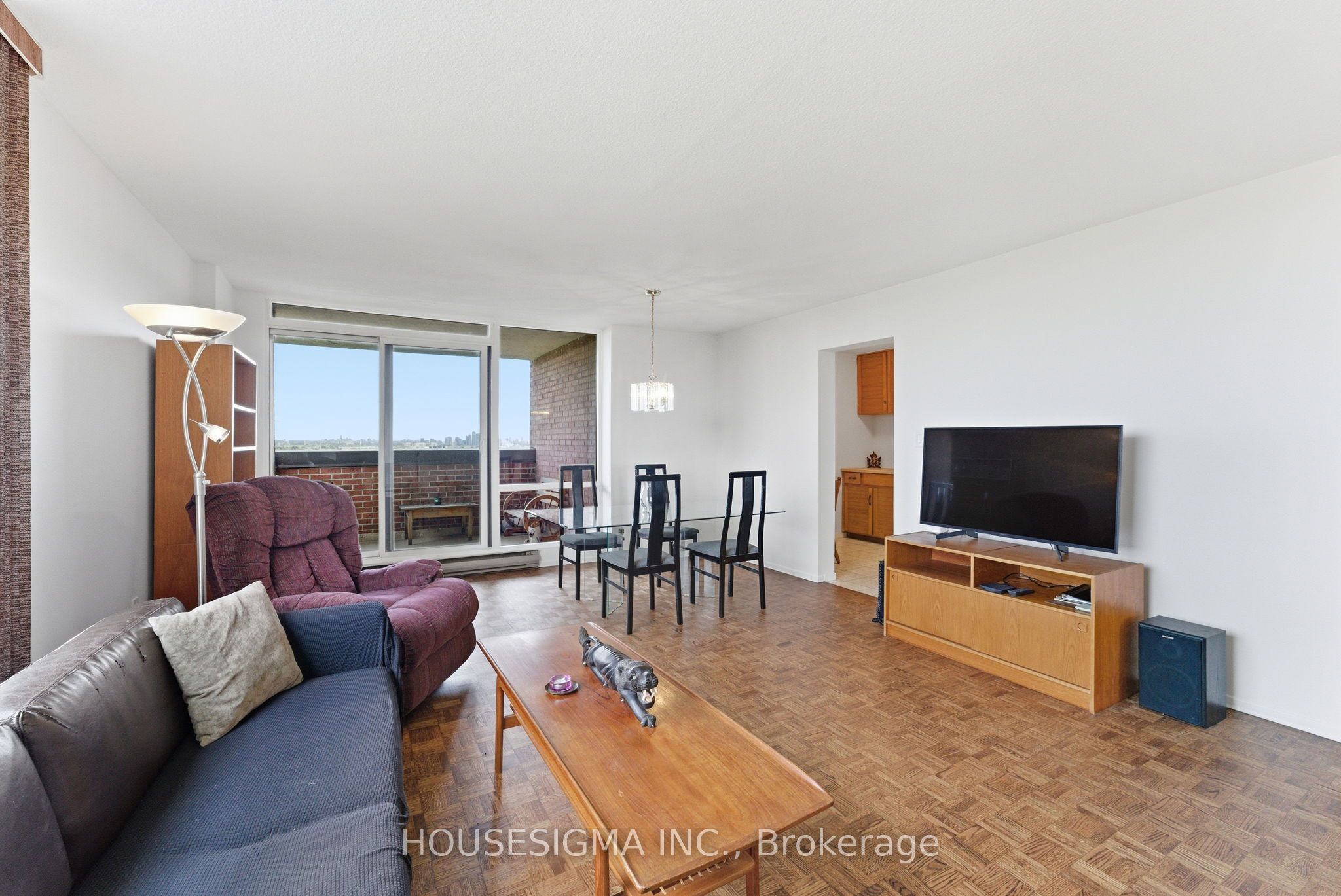 1535 Lakeshore Road E 2006