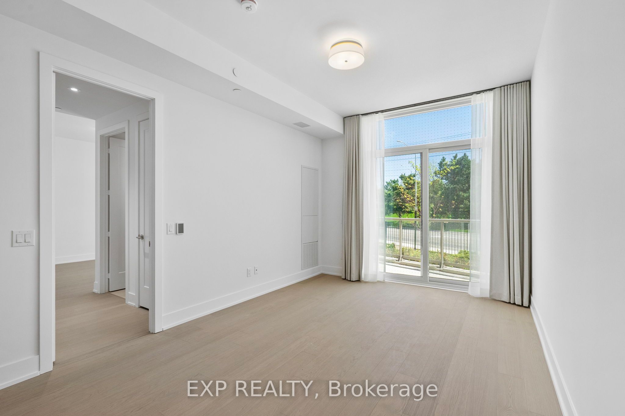 399 Royal Orchard Boulevard 116