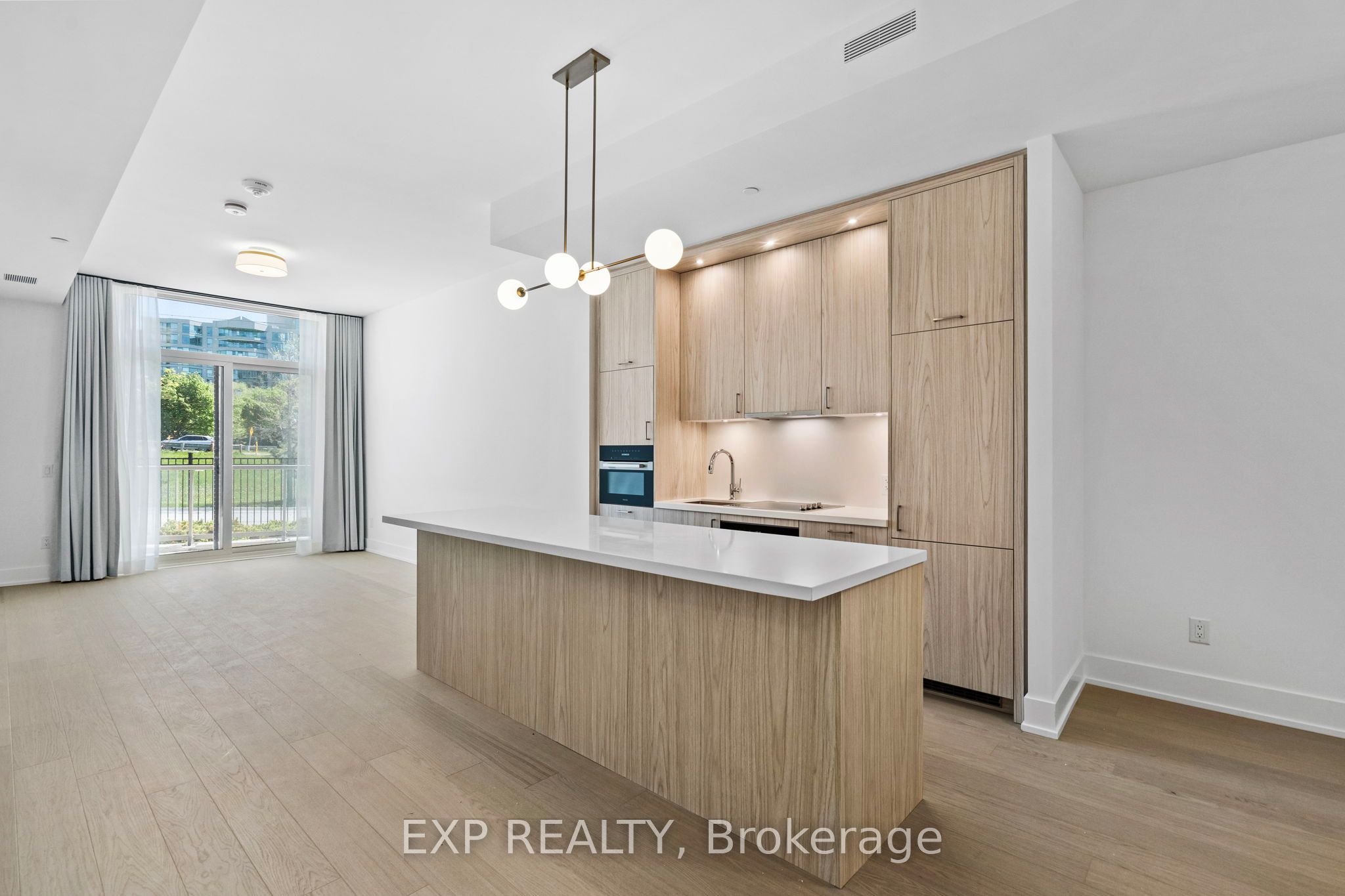 399 Royal Orchard Boulevard 116