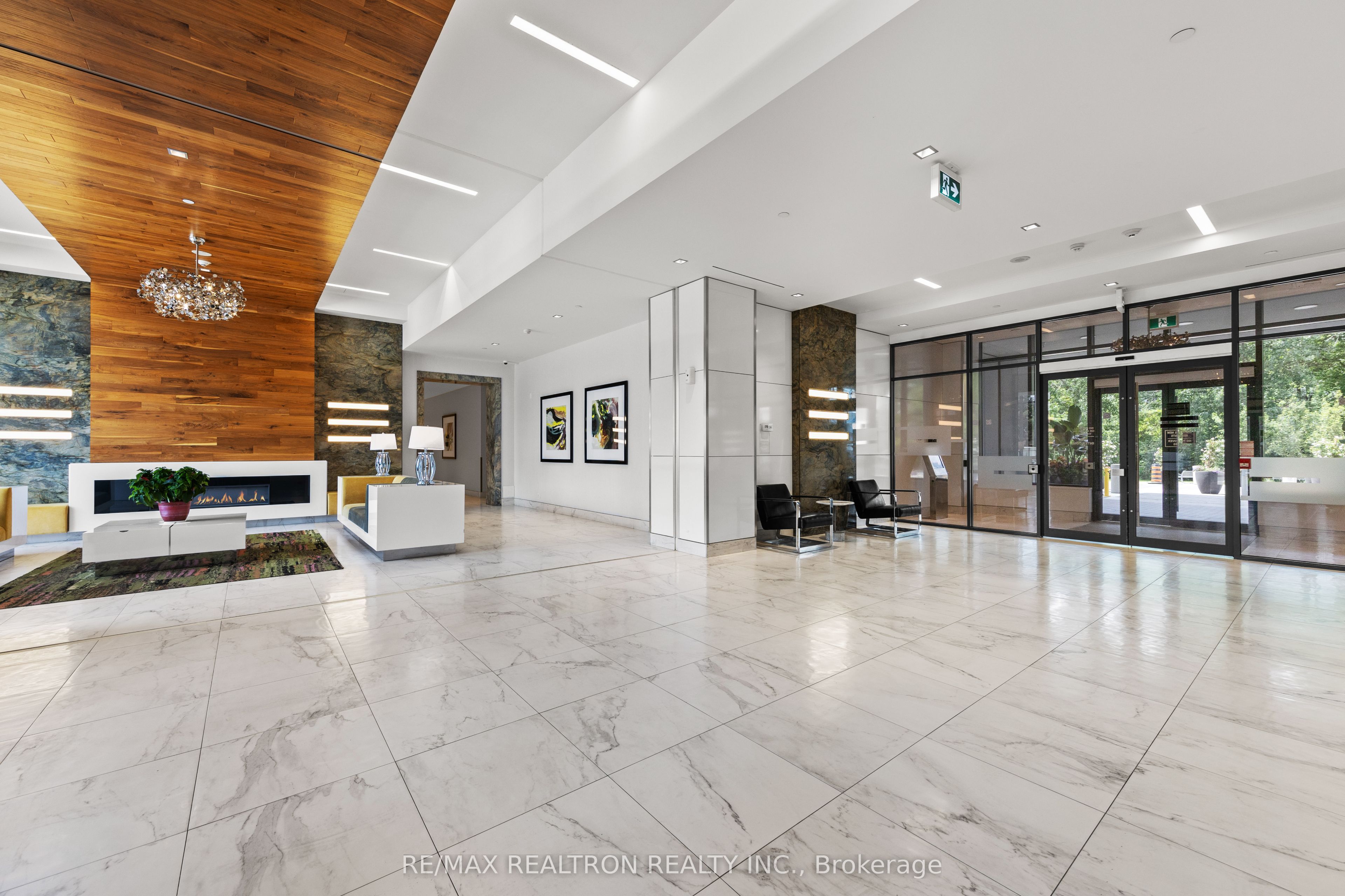 7890 Bathurst Street 1601