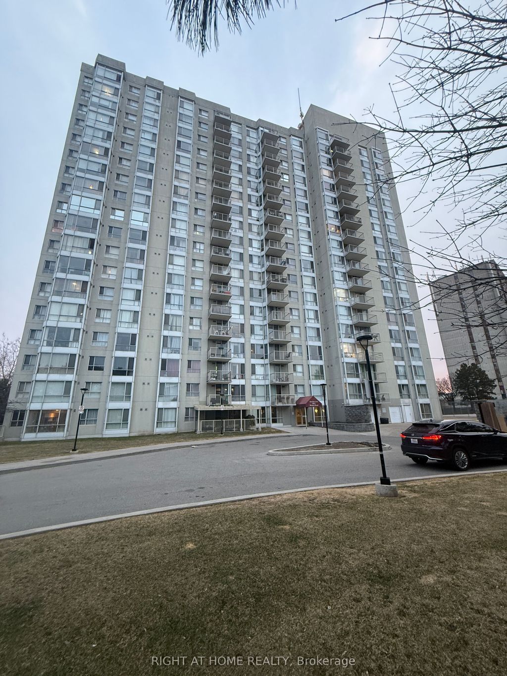 Photo of 3077 N Weston Road N #1912, Toronto, ON M9M 3A1 (MLS # W12945314)