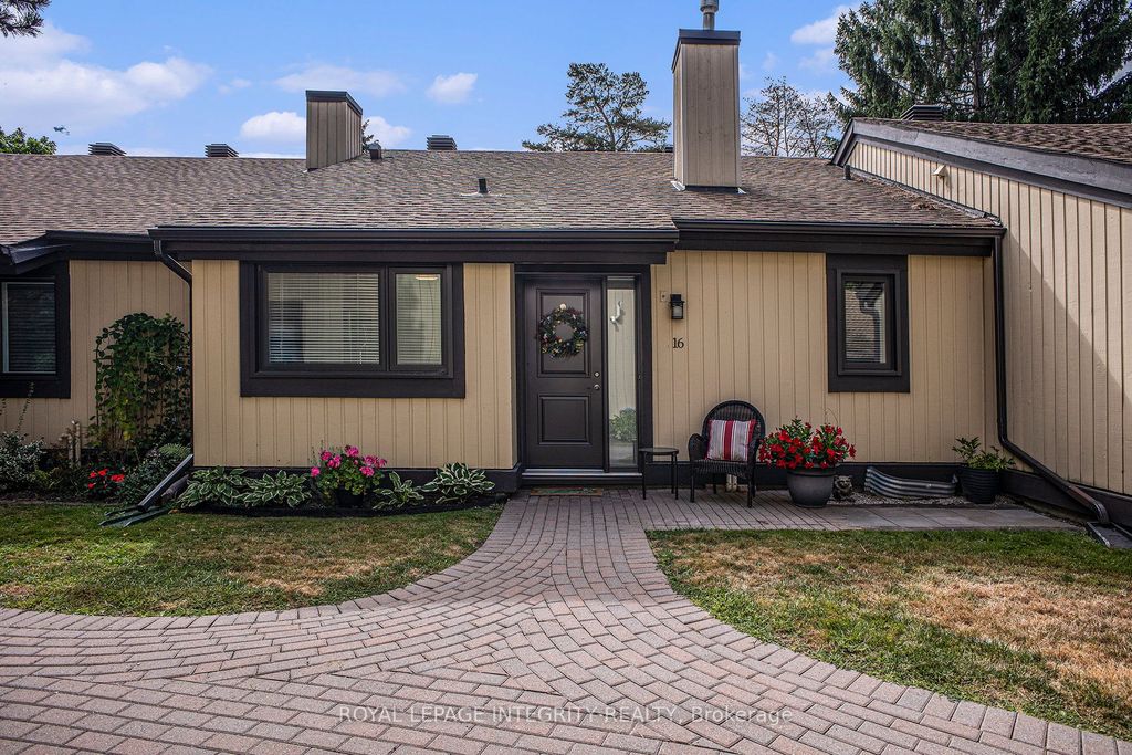 Photo of 16 Pebble Beach Court #29, Stittsville - Munster - Richmond, ON K2S 1B9 (MLS # X13079502)