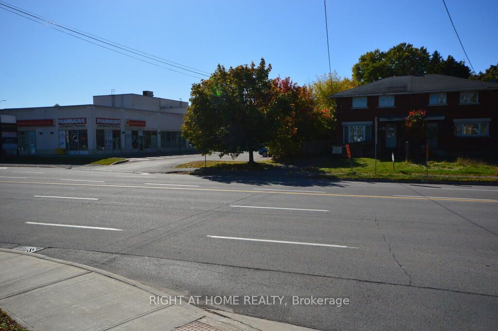 Photo of 348 Woodroffe Avenue, Woodroffe, ON K2A 3V5 (MLS # X12589988)