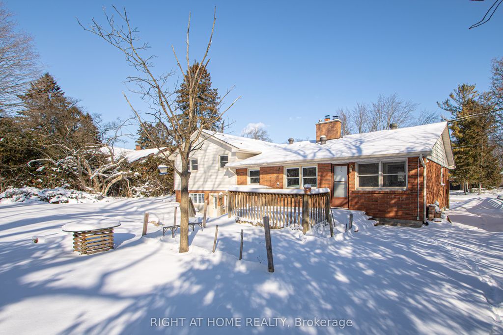 Photo of 26 Wychwood Park, London North, ON N6G 1R5 (MLS # X12710968)