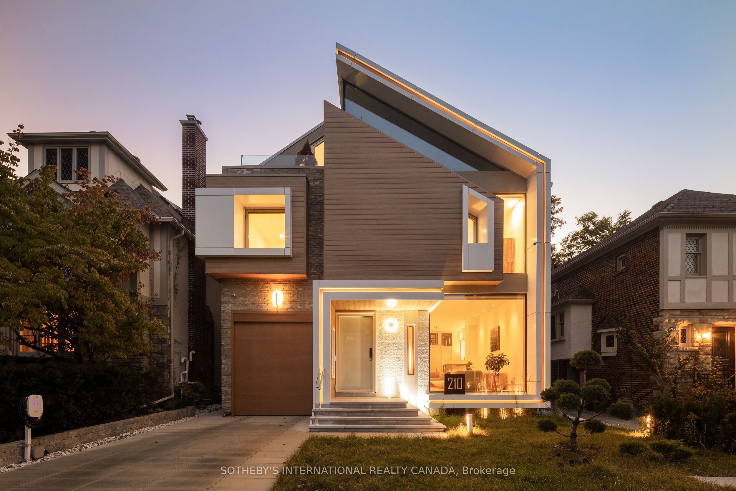 210 Glenayr Road