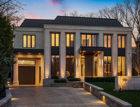 90 Arjay Crescent Toronto ON M2L 1C7