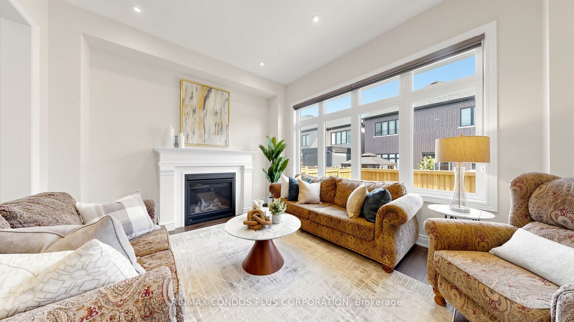 1361 Yellow Rose Circle