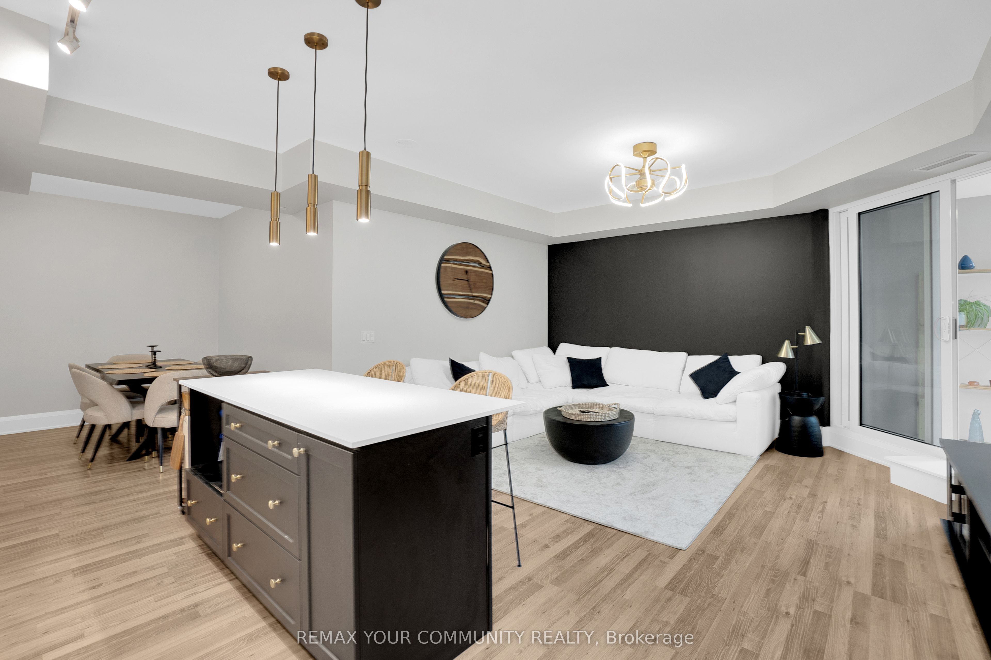 9085 Jane Street 523