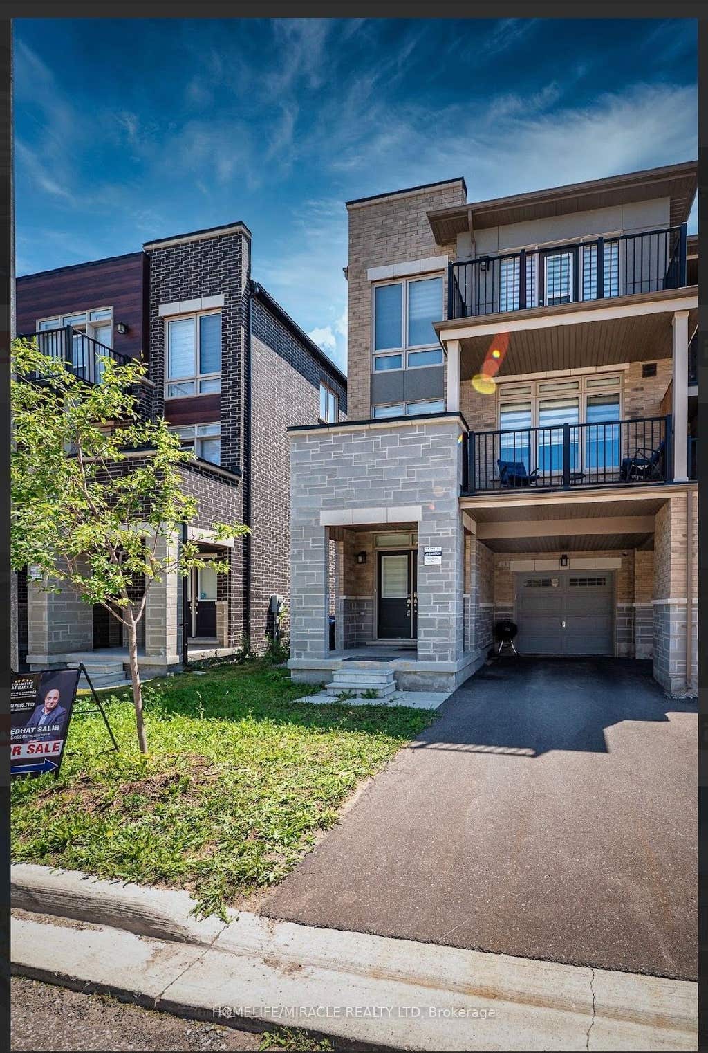 Photo of 23 Arrowview Drive, Brampton, ON L7A 5H6 (MLS # W13623216)
