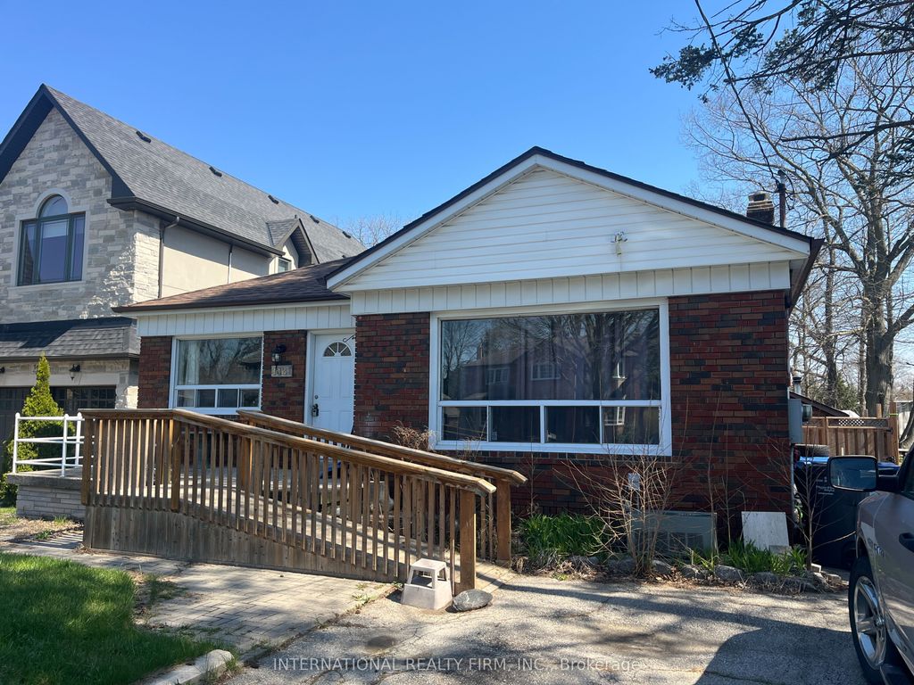 Photo of 1481 Myron Drive W, Mississauga, ON L5E 2N5 (MLS # W13038138)