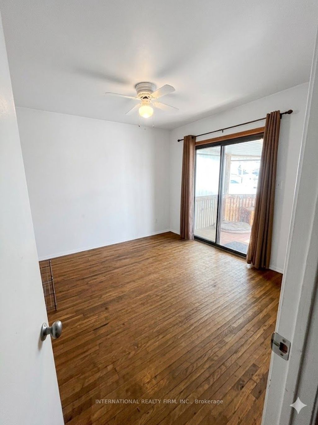 Photo of 1481 Myron Drive W, Mississauga, ON L5E 2N5 (MLS # W13038138)