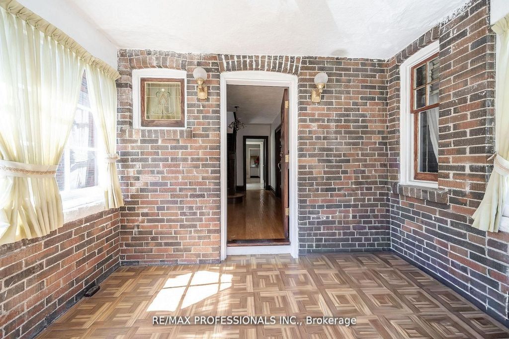 Photo of 24 Queens Avenue, Toronto, ON M8V 2N1 (MLS # W12868526)