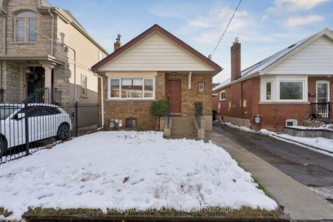 169 Torrens Avenue Toronto ON M4J 2P6