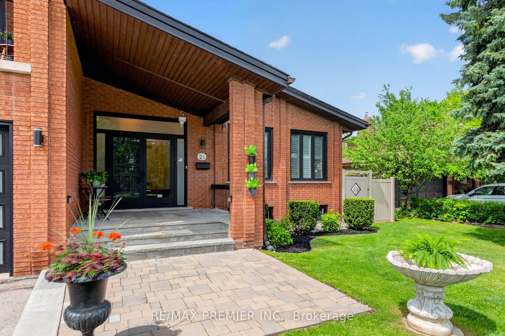 Photo of 21 Forest Circle Court, Vaughan, ON L4L 1N8 (MLS # N13167386)