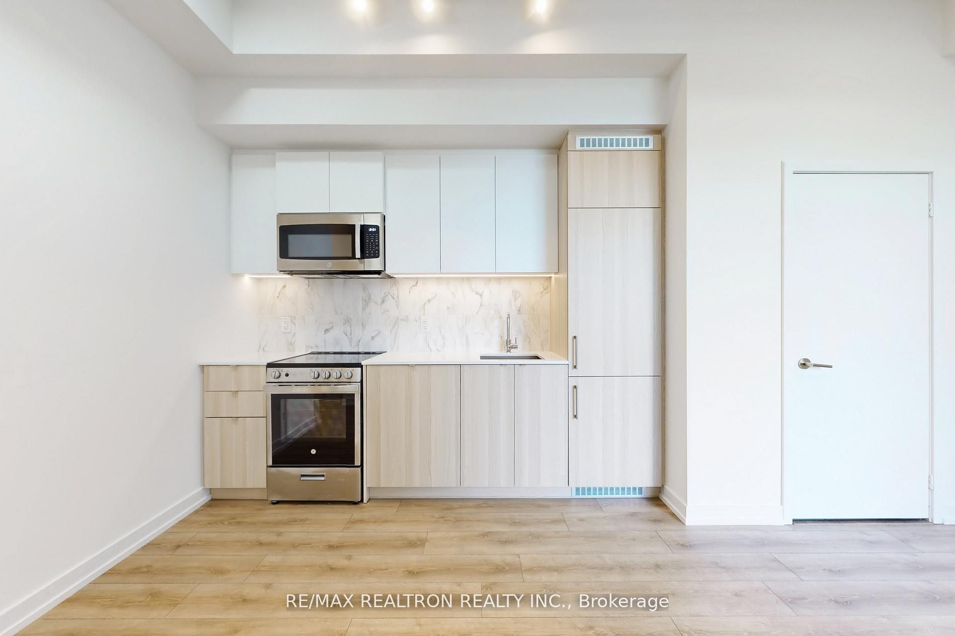 500 Dupont Street 301