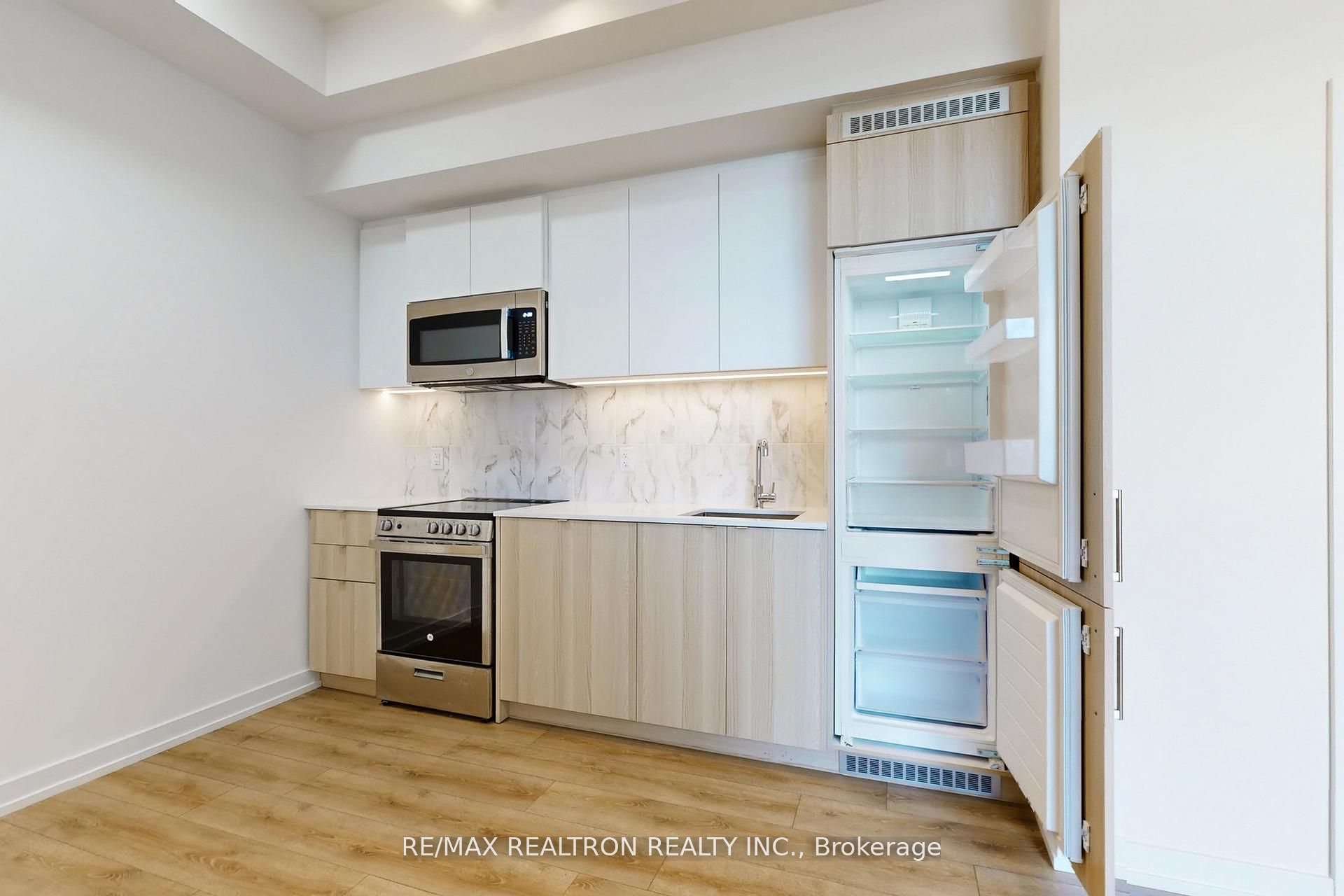 500 Dupont Street 301