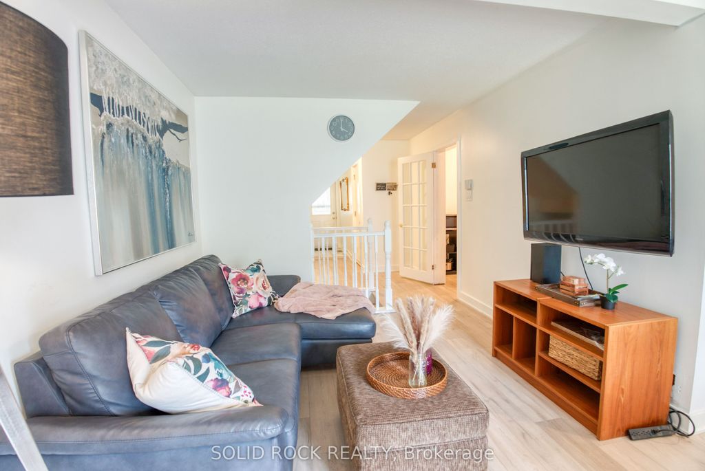Photo of 463 Canotia Place, Orleans - Cumberland and Area, ON K4A 2K2 (MLS # X12426997)