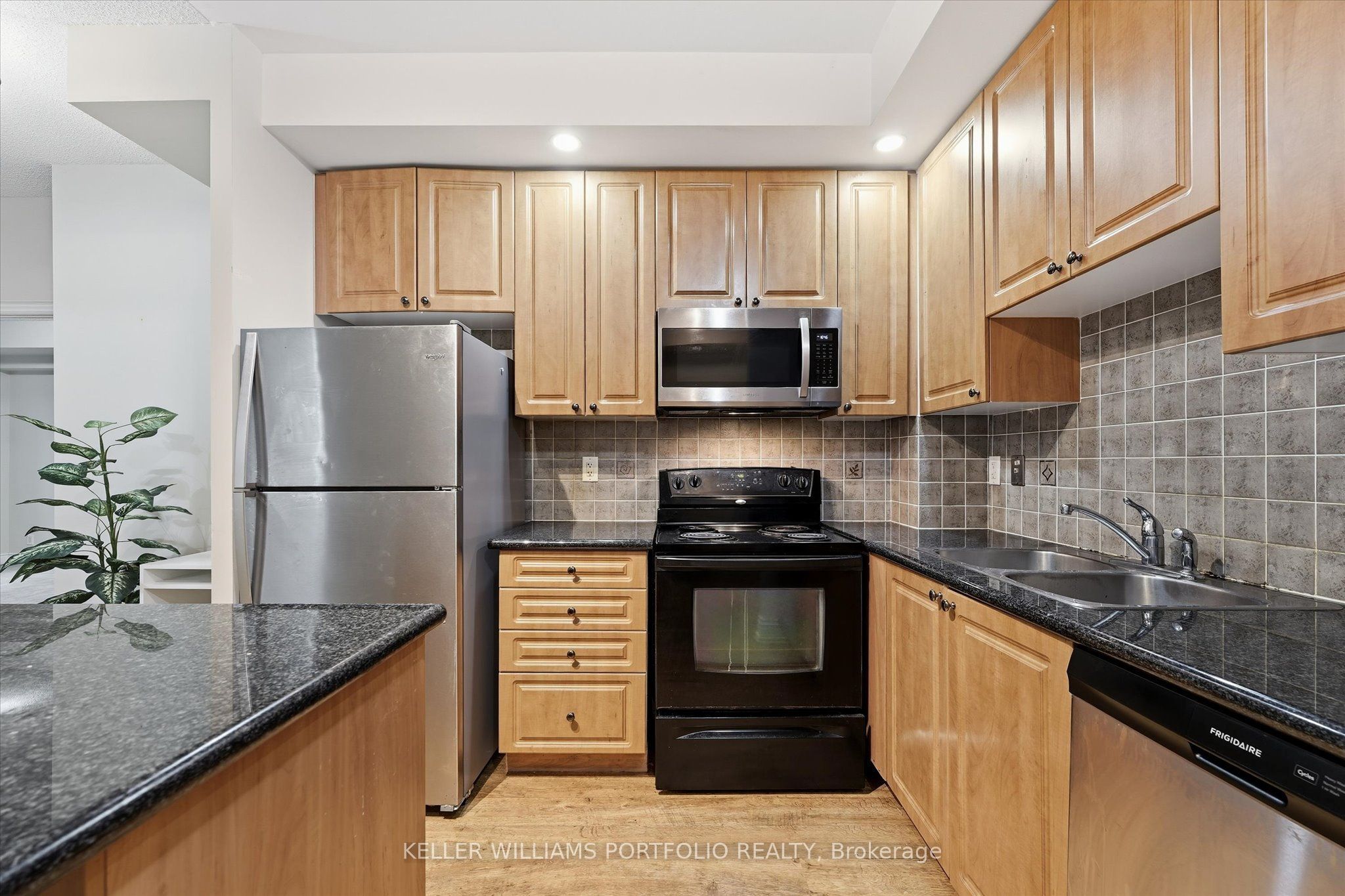 33 Cox Boulevard 133