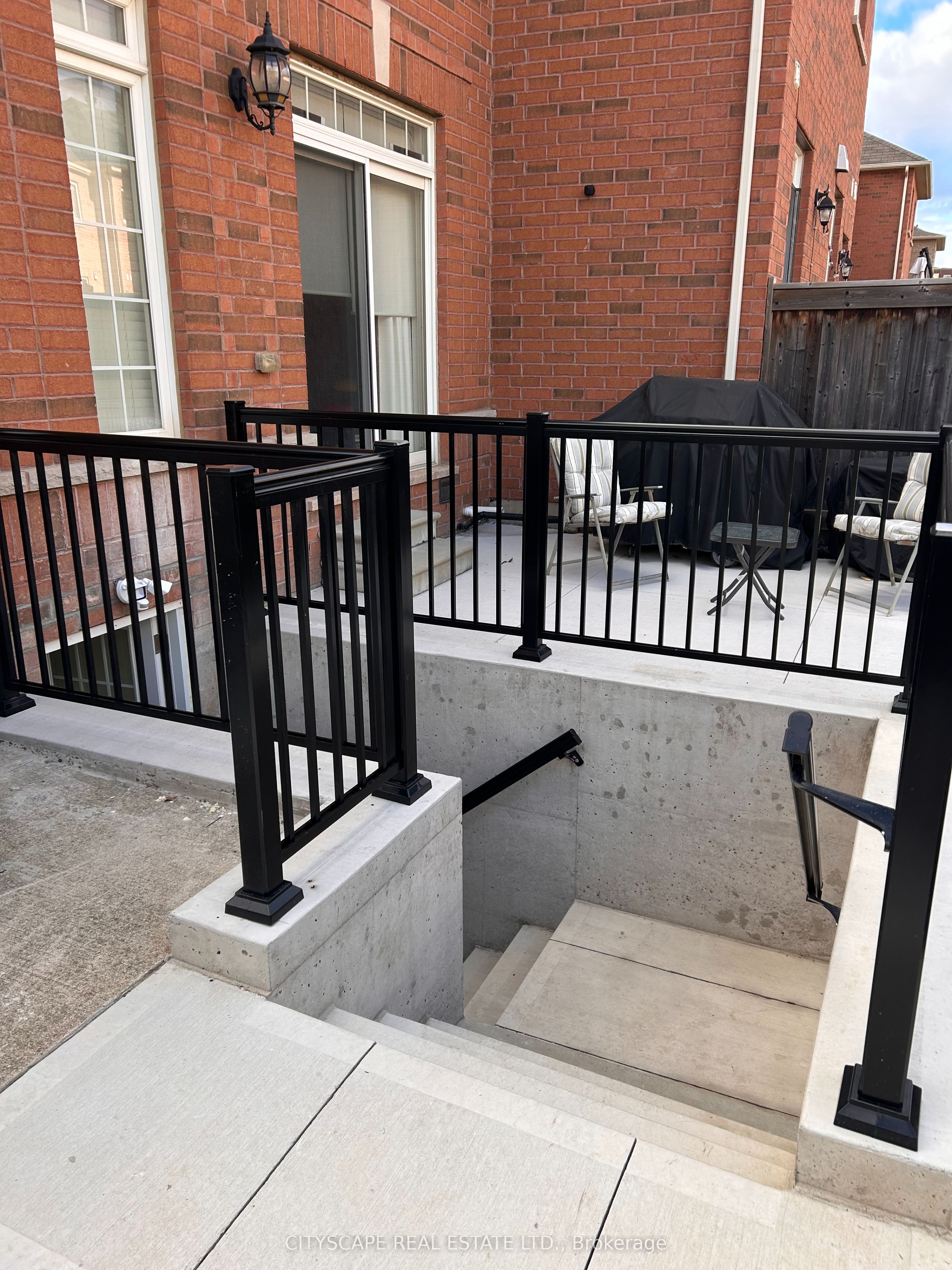 969 Transom Crescent BSMT