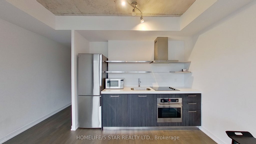 Photo of 560 KING Street W #618, Toronto, ON M5V 0L5 (MLS # C13618094)