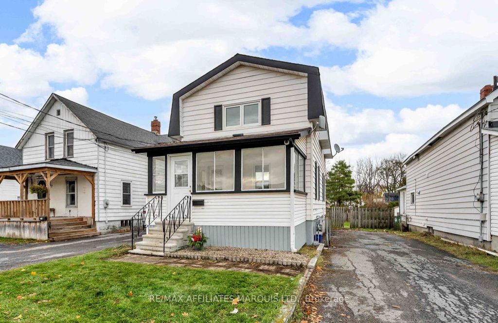 Photo of 413 Cumberland Street, Cornwall, ON K6J 4J2 (MLS # X12546282)