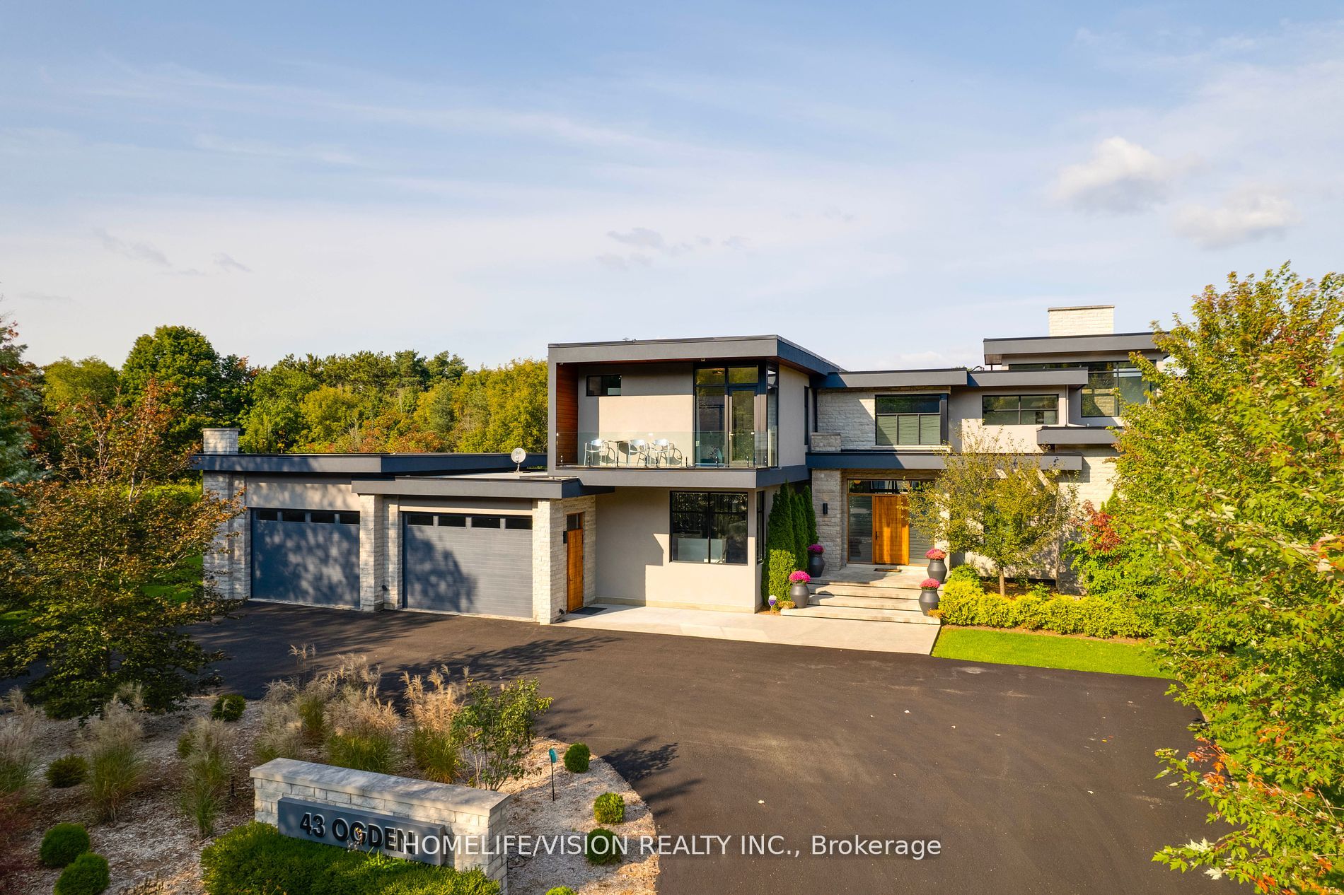43 Ogden Crescent