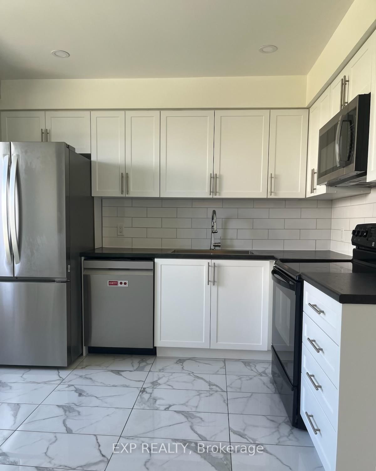 Photo 1 of 7 — 135 Belmont Drive 53, London South, ON N6J 4J3