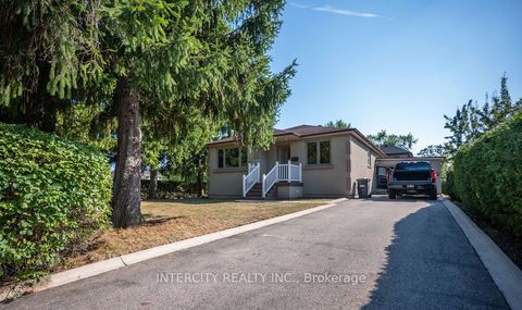 631 Trudale Court Oakville ON L6L 4H2