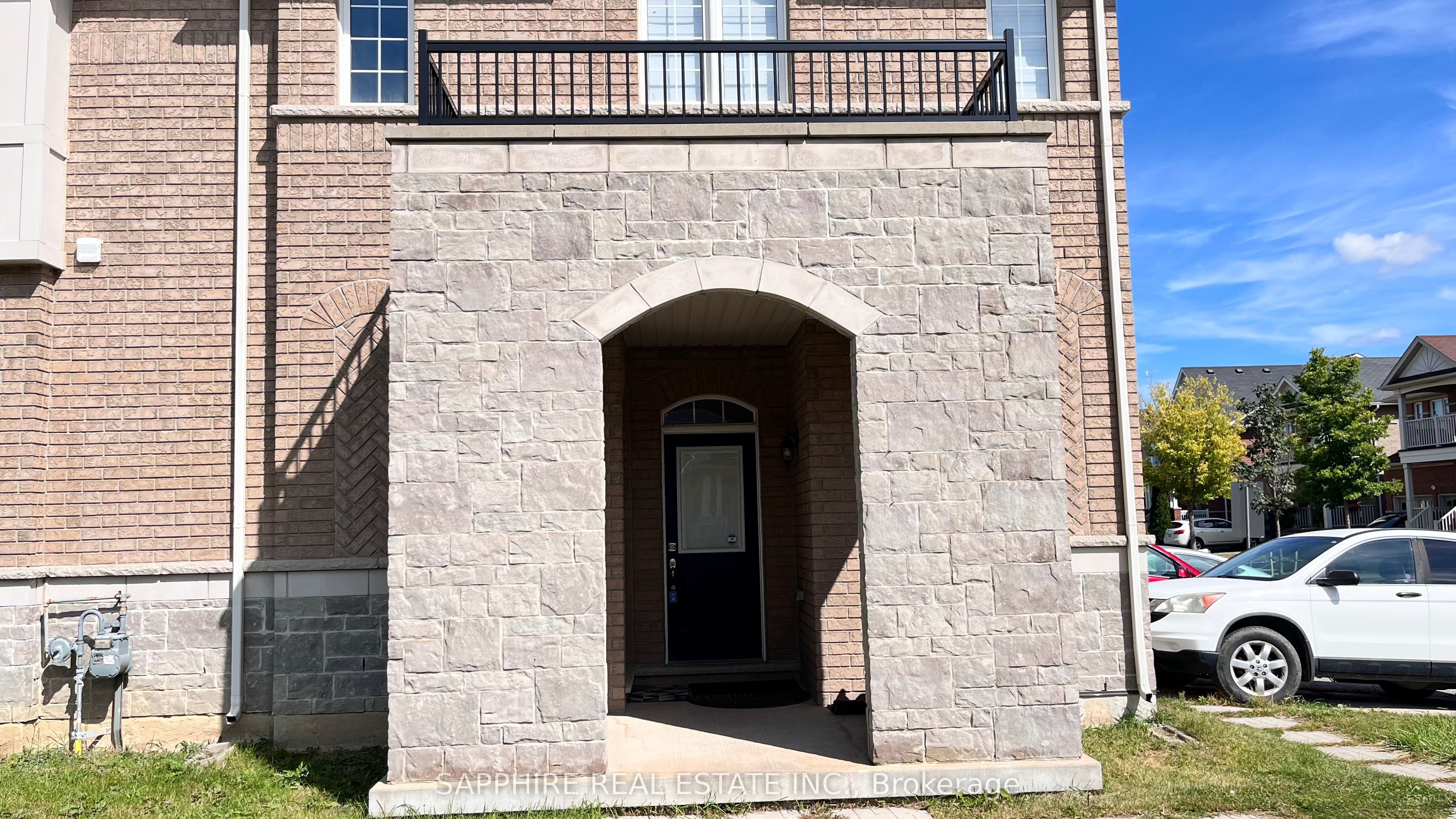 1261 Sim Place Upper